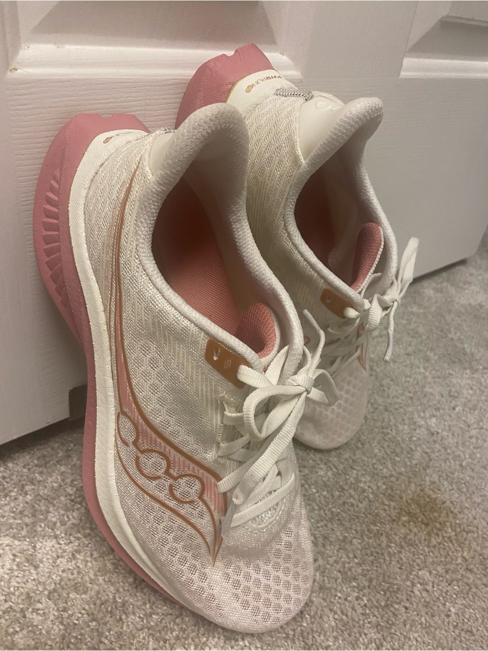 Saucony Women's Endorphin speed 5 wide Running Sneakers